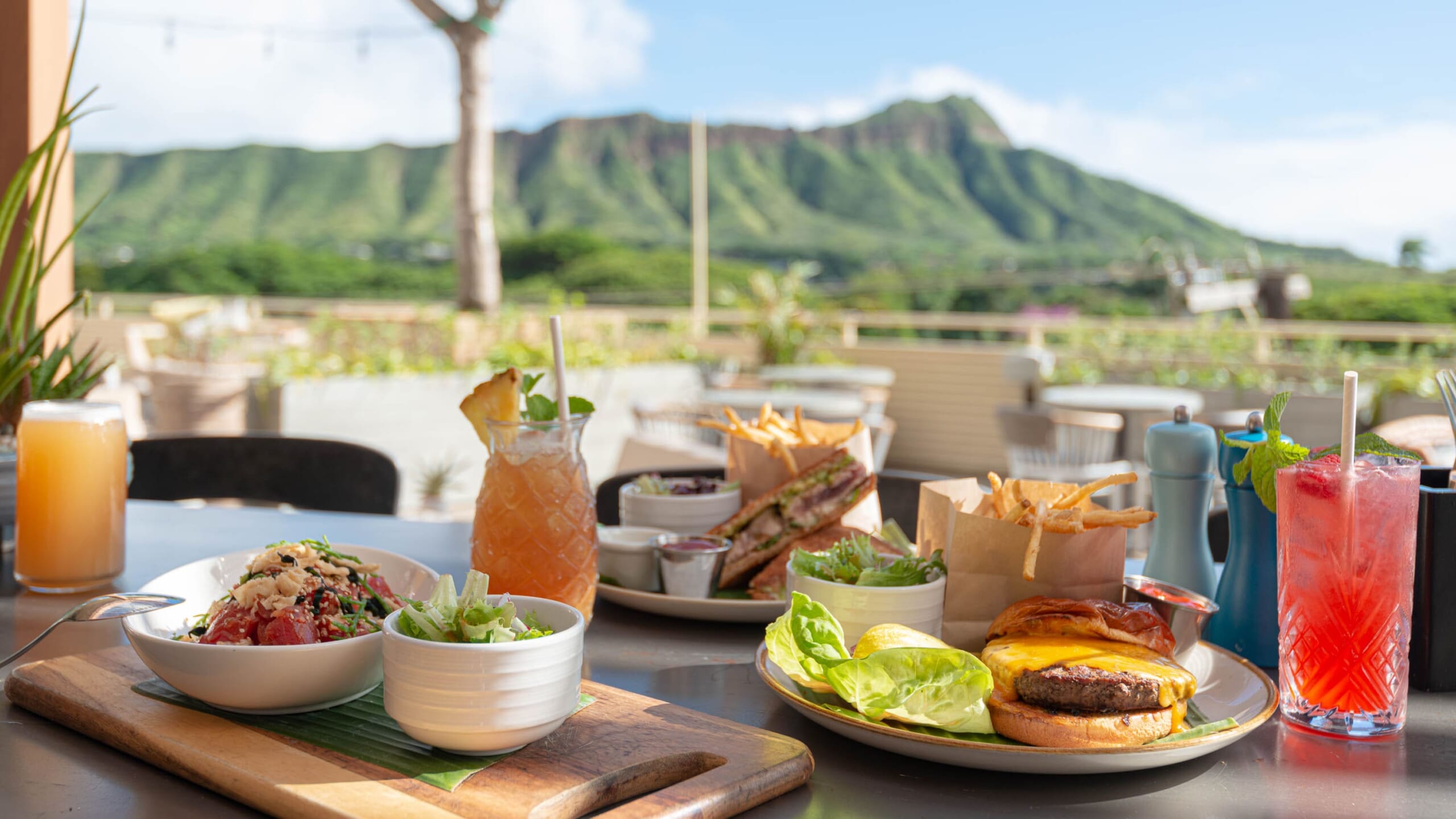 deck-hawaii-brunch